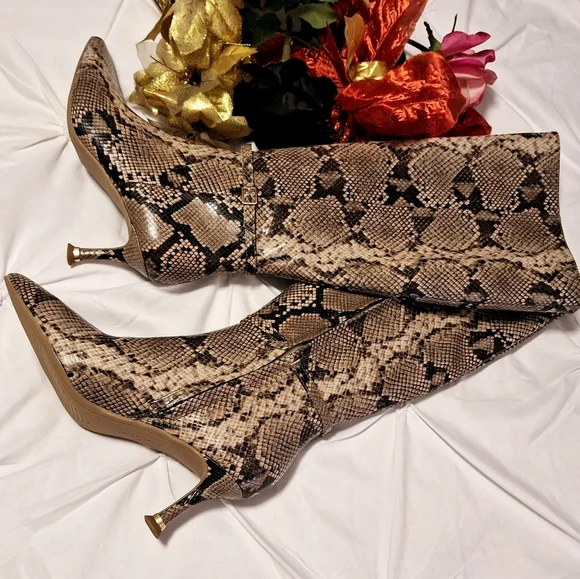 KENNETH COLE NEW YORK SNAKE BOOTS – SZ 7 – NWT - Picture 4 of 8